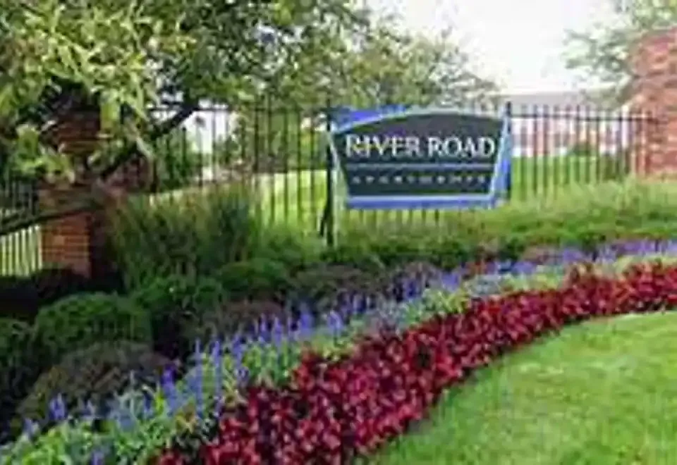 River Road Court