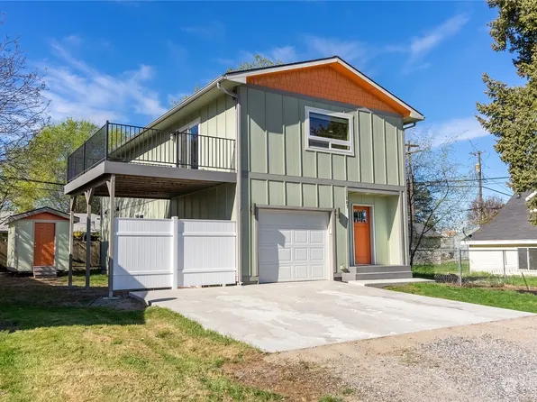 107 Jackson Avenue, Electric City, WA 99123