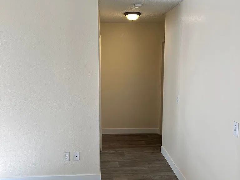 La Fuente Apartments — Photo 11