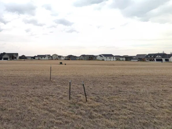 1113 Meadowland Ct NW, Bondurant, IA 50035