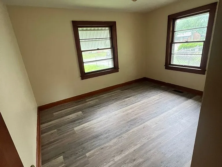 1405 Rose Ave — Photo 4