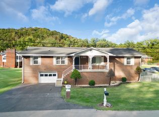 342 Ward Ave, Auxier, KY 41602