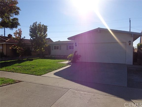 3rd image of 9400 Larkspur Dr