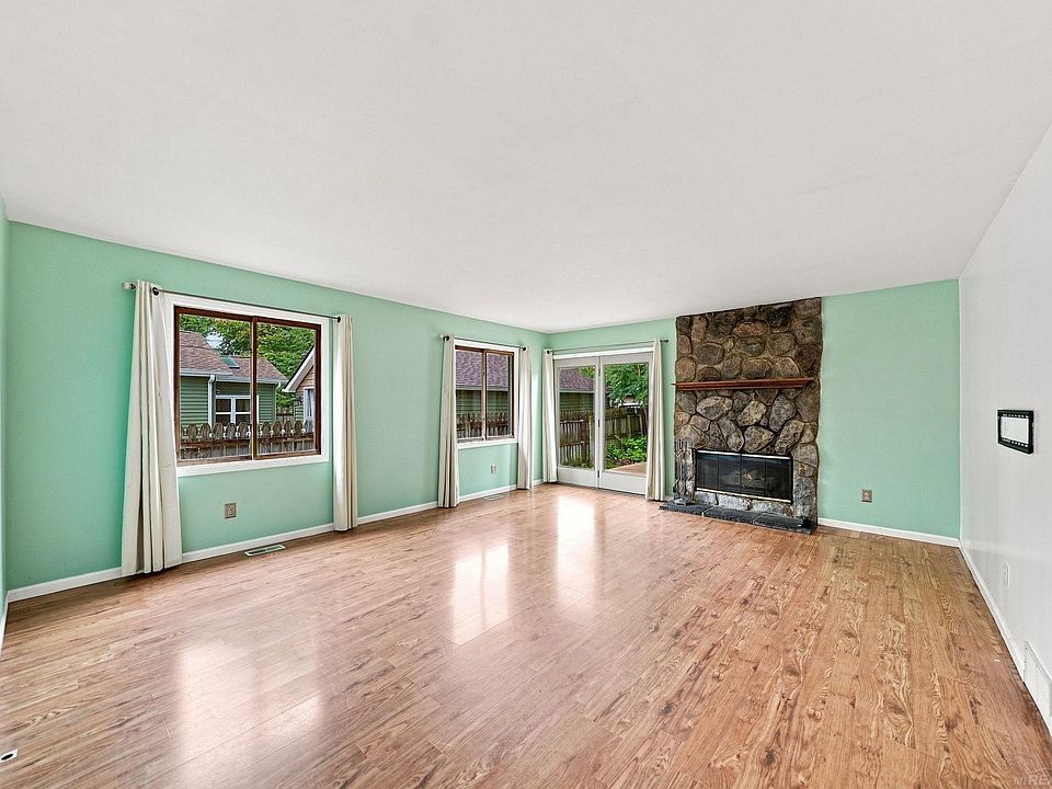 474 Maple St, photo 11