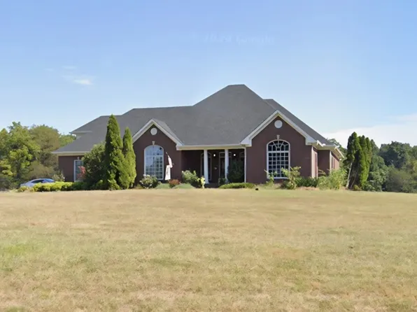 1045 McClure Rd, Clarksville, TN 37040