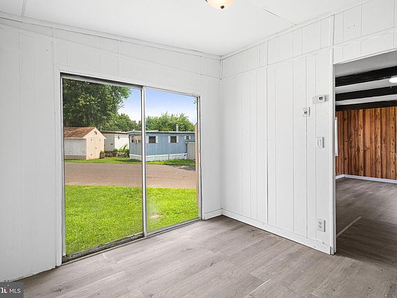 5th image of 1446 Gibson Rd