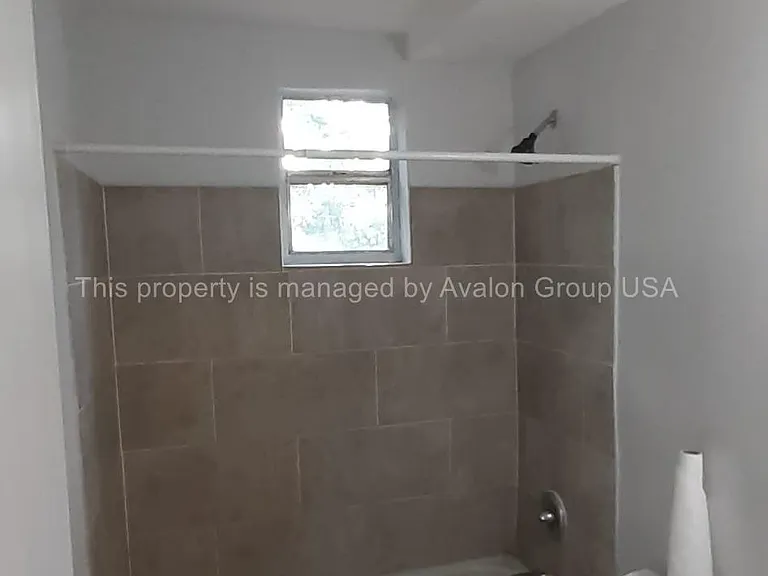 610 W 18th St #1 — Photo 7