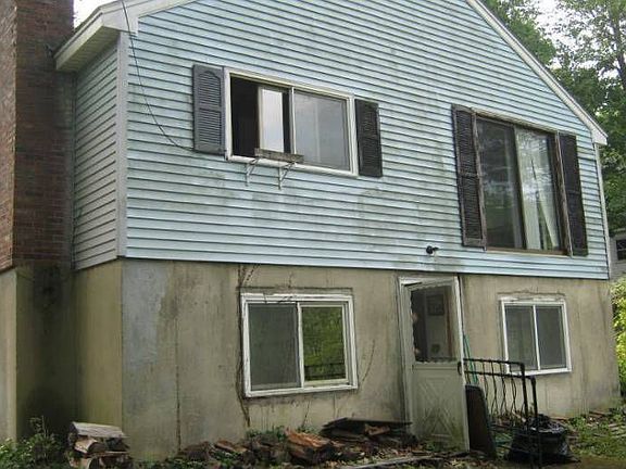 2nd image of 8 Blue Heron Ave