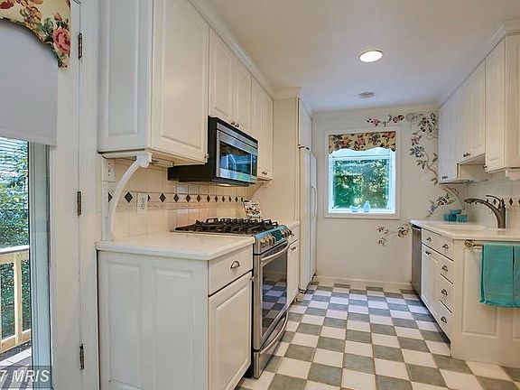 2nd image of 3812 Foxwood Nook