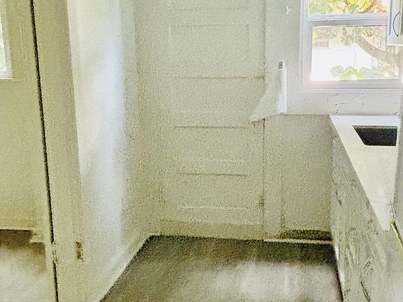 5th image of 3137 Oahu Ave #B