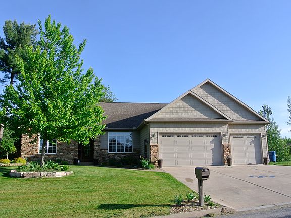 3rd image of 303 Pearsall Dr