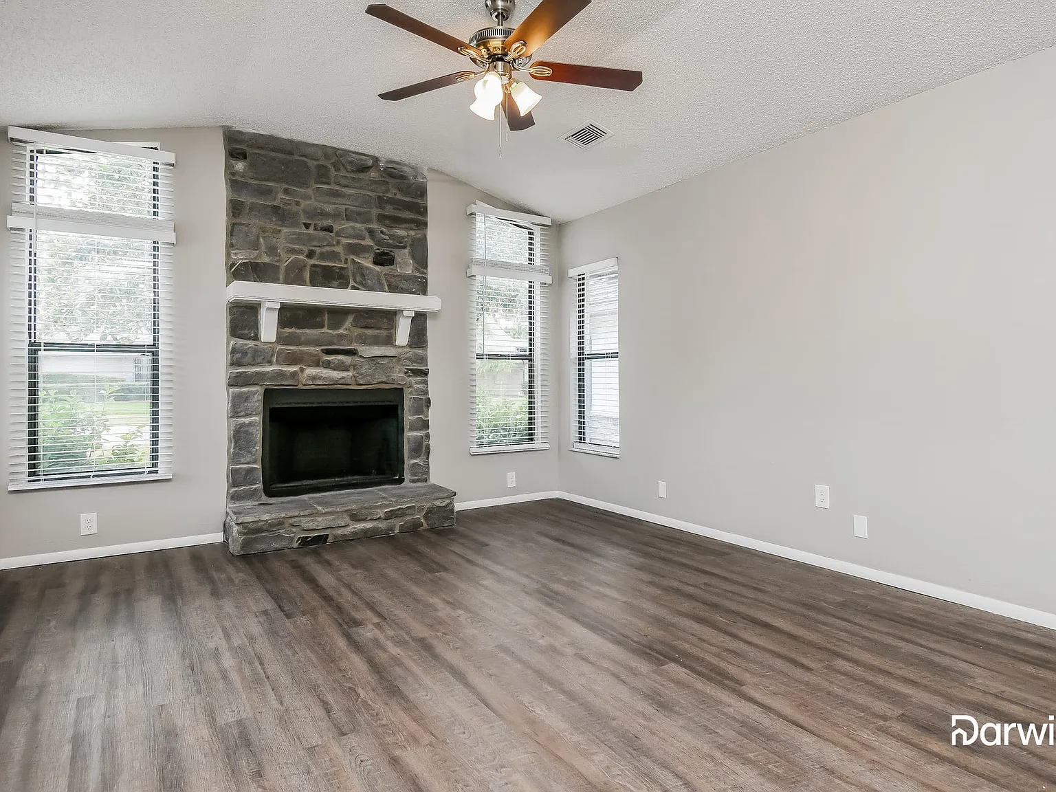 4 bed, 2.0 bath, 1744 sqft, $2,895 — Photo 3