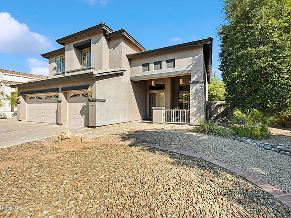 3rd image of 833 E AQUARIUS Place