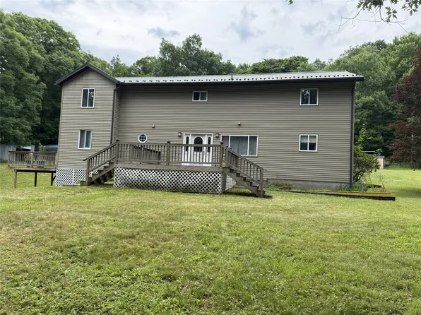 884 Valley Rd, Polk, PA 16342