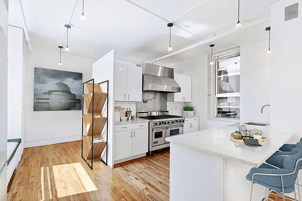 Rented by Compass | media 9