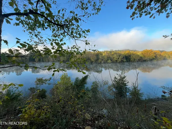 176 Lakewood Estates Ln, Harriman, TN 37748