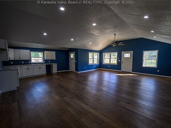 4th image of 52 Ballard Dr