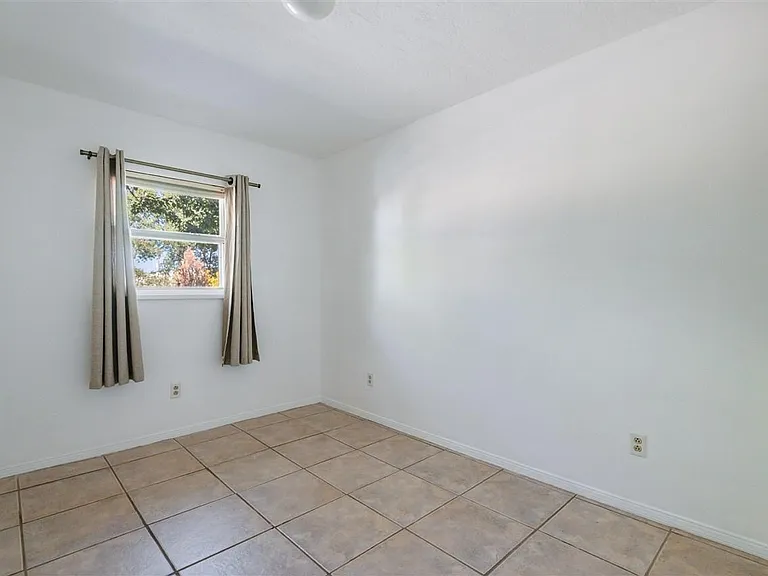 812 Calle Saragosa #2 — Photo 2