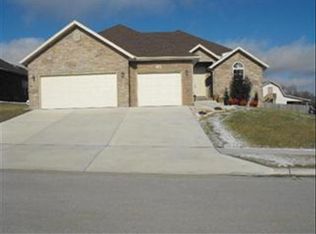 3367 W Darby St, Springfield, MO 65810