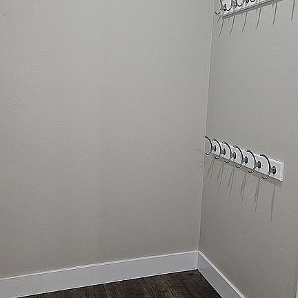 5th image of 1810 Vera Way