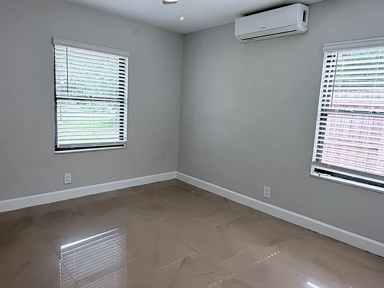5311 S Wren St — Photo 4
