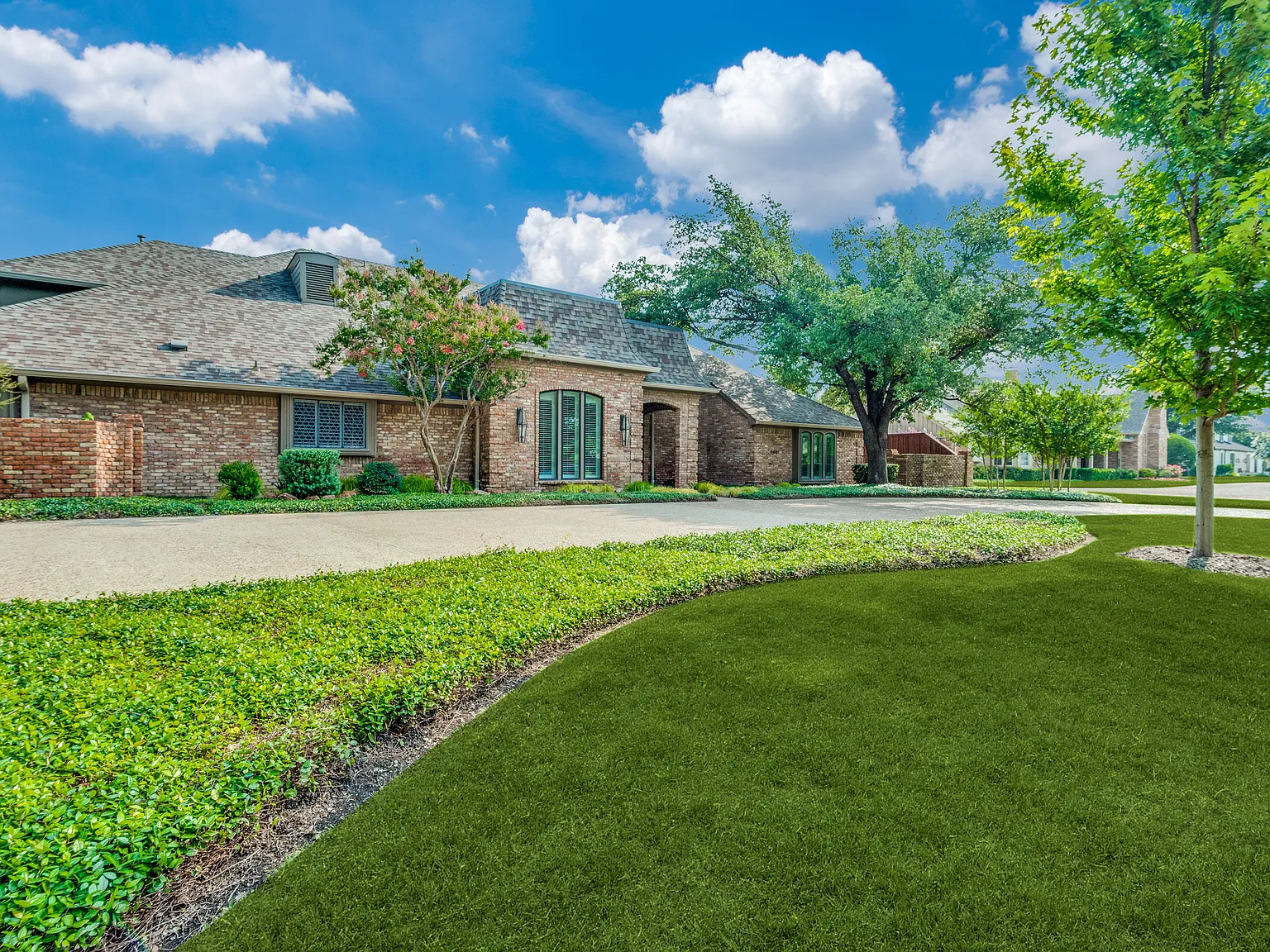 5 bed, 5039 sqft, $13,000 — Photo 3