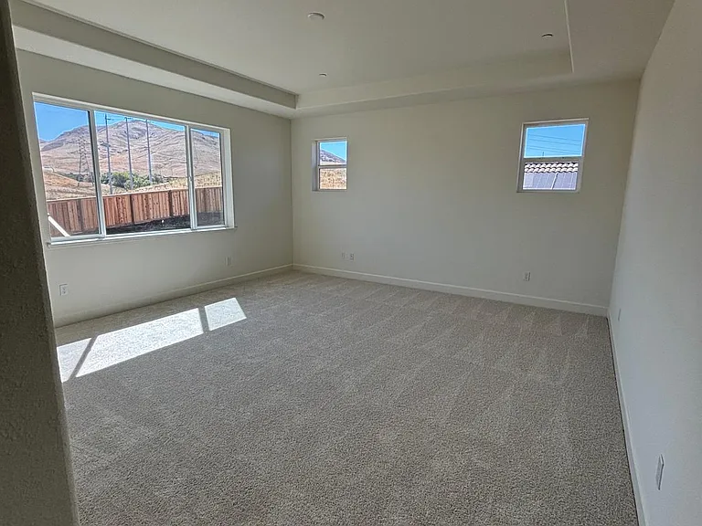 477 Trillium Ct — Photo 13
