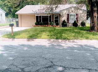1114 N 9th St, Arkansas City, KS 67005