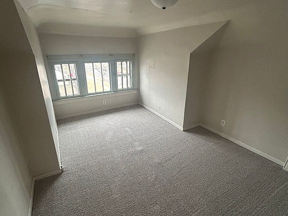 4th image of 1118 W 8th St #4
