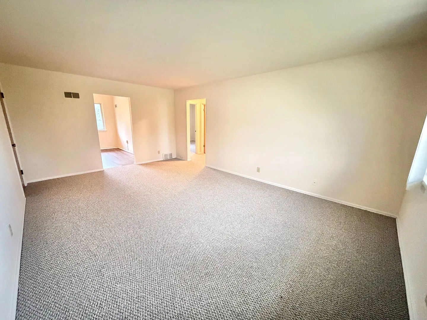 15305 Marilyn Dr — Photo 4