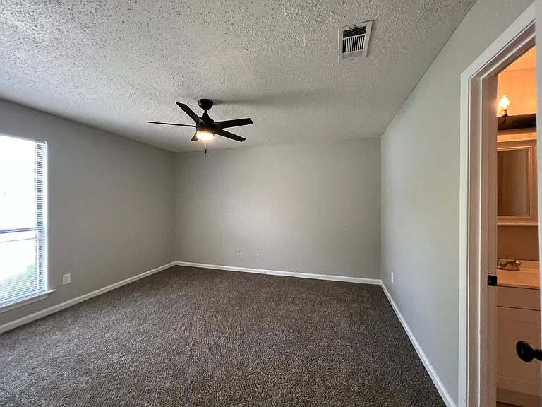 4642 Pembine Dr — Photo 9