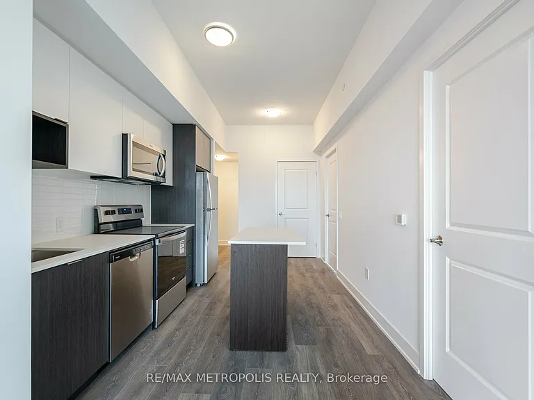 202 Burnhamthorpe Rd E #1704 — Photo 8