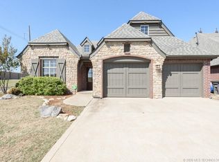 9418 S Sandusky Pl E, Tulsa, OK 74137