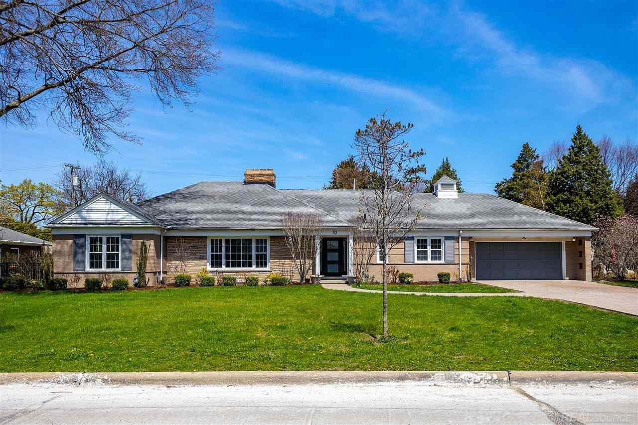 70 Lake Shore Ln, Grosse Pointe Shores, MI 48236 Zillow