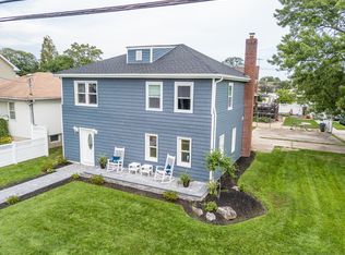 3179 Roxbury Rd, Oceanside, NY 11572