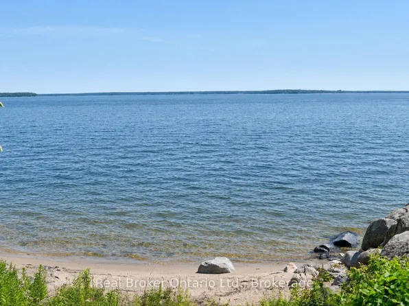 71 Wozniak Rd, Penetanguishene, ON L9M 1W6