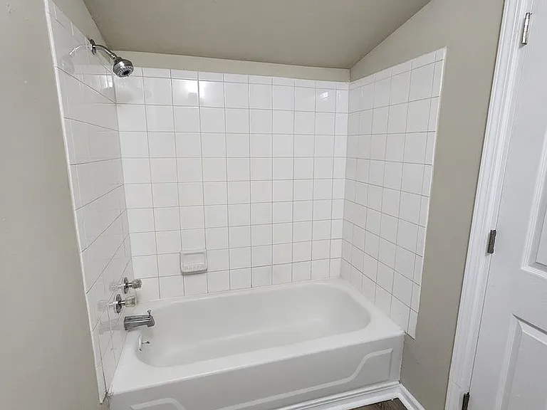 112 Davis Ave — Photo 8