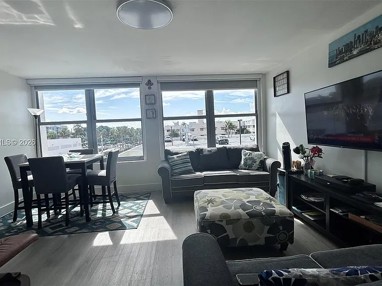 2899 Collins Ave #450 — Photo 4