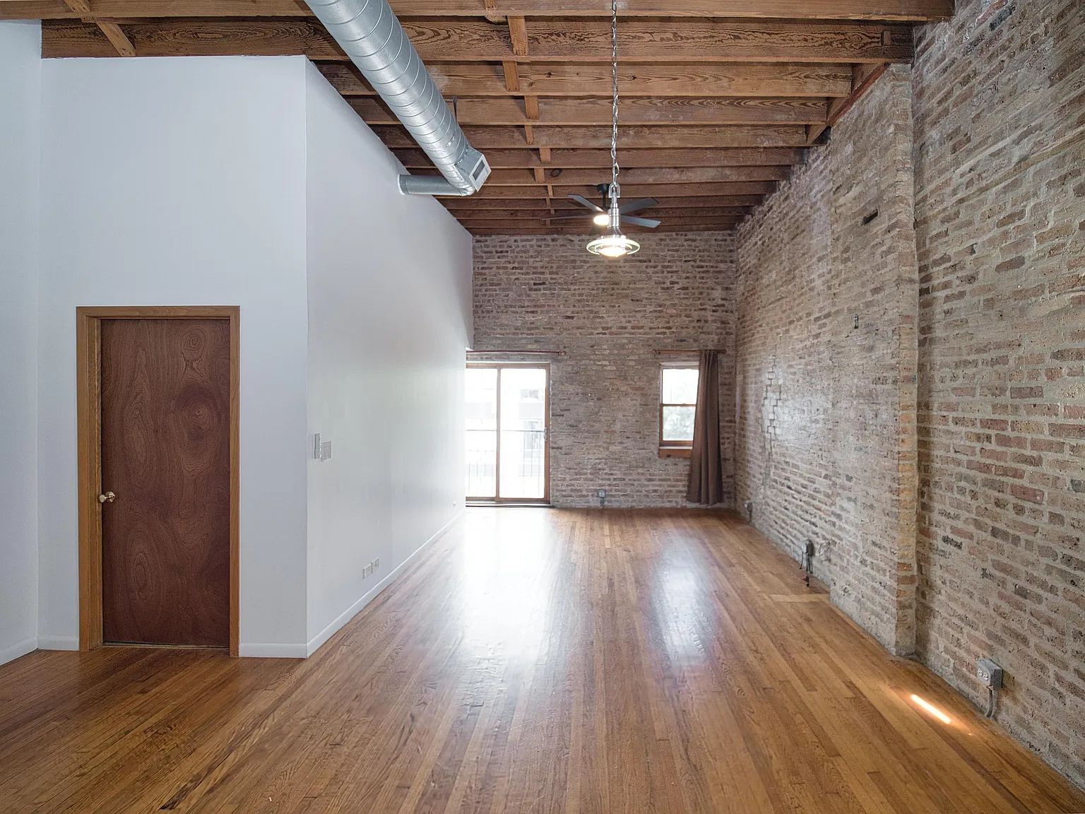 2 bed, 900 sqft, $2,395 — Photo 2