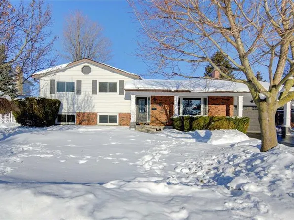 322 Daleview Pl, Waterloo, ON N2L 5M5
