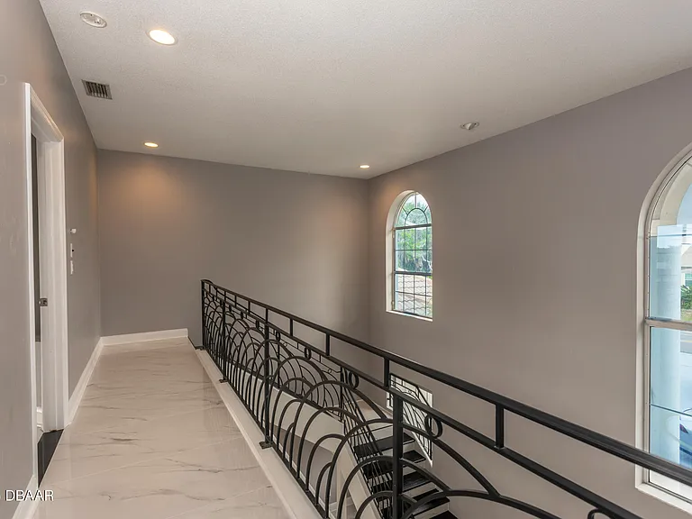 3548 N John Anderson Dr — Photo 28
