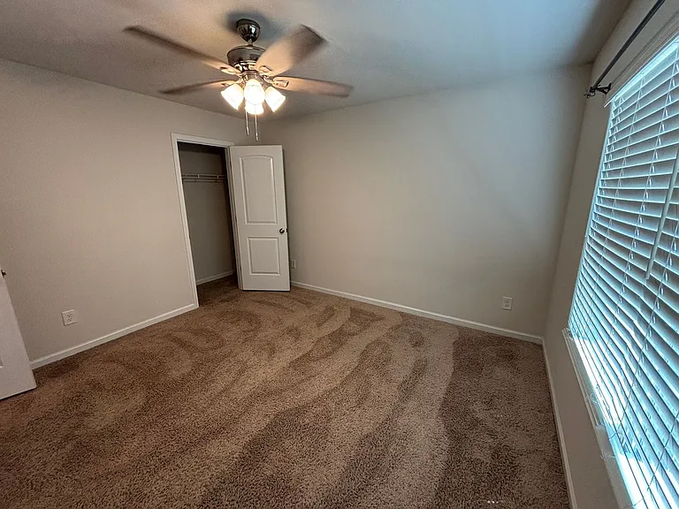 127 Sundew Rd — Photo 11