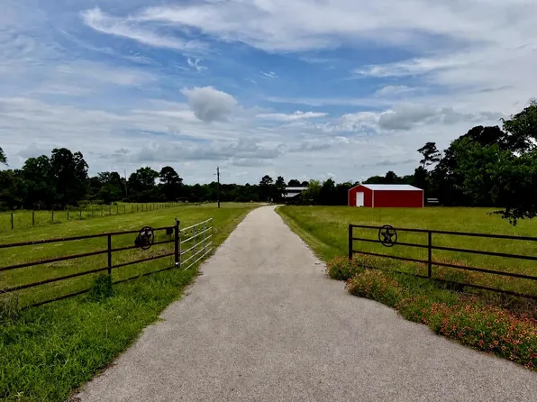 26534 Mitchell Rd, Hempstead, TX 77445