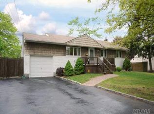 55 Wiltshire Dr, Commack, NY 11725