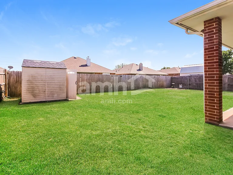 700 SW 156th Pl — Photo 14