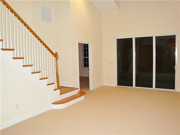 3rd image of 1632 Baseline Ln