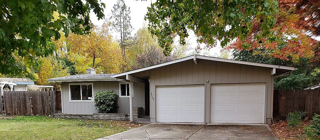 2662 Dellwood Ave photo 1