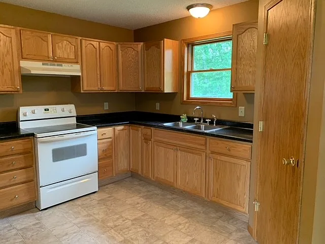 2528 Plum St — Photo 21