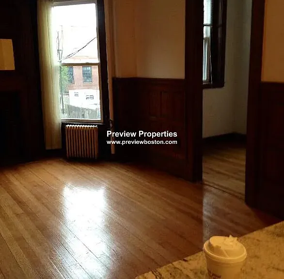 Beacon St — Photo 5