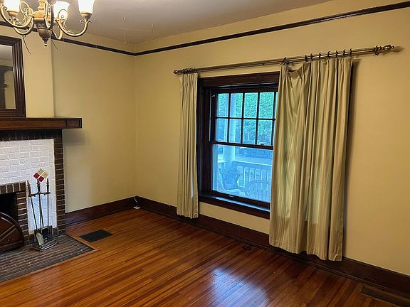 4th image of 2027 Murray Ave #1